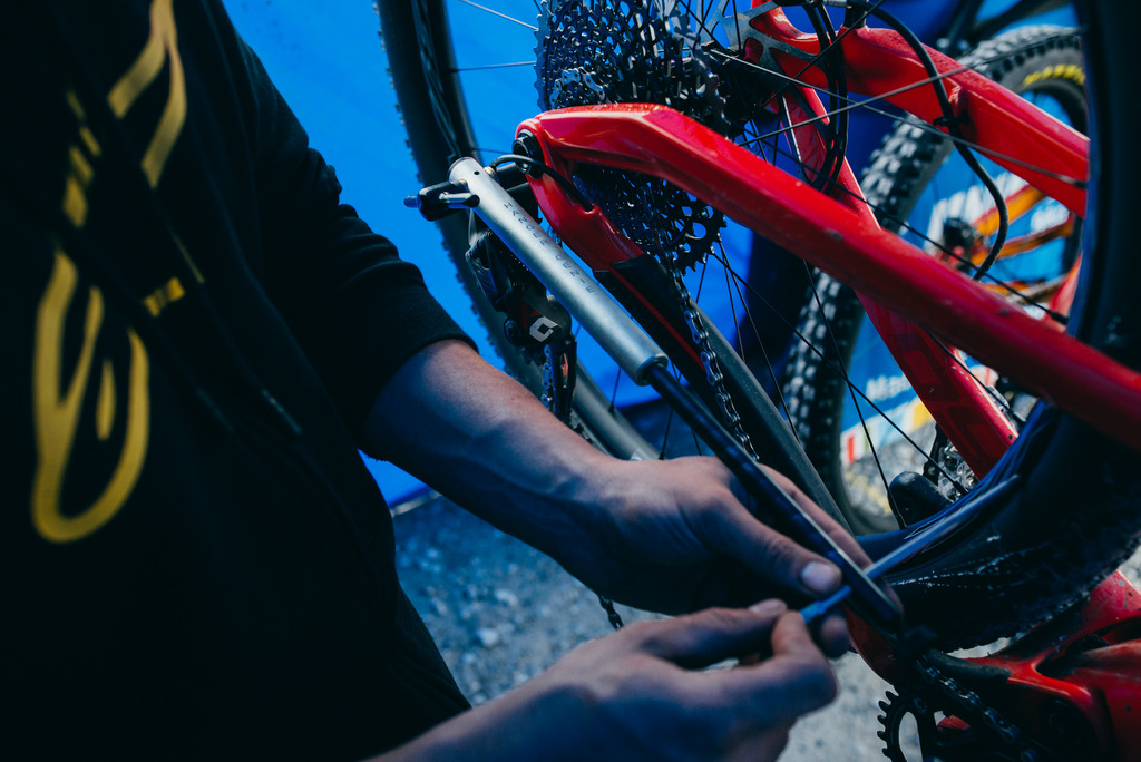 Unior derailleur hanger alignment tool Clearance