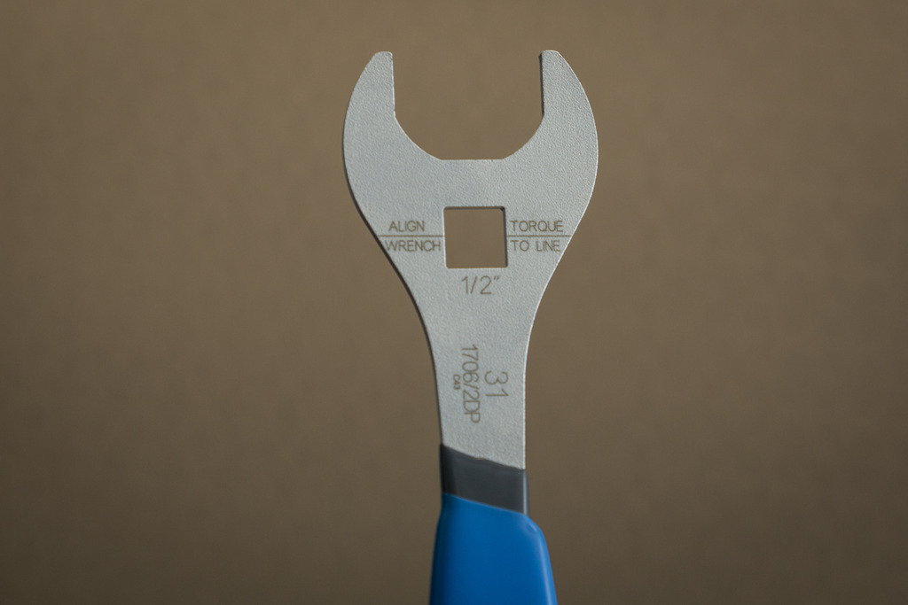 Flat wrench for suspension service